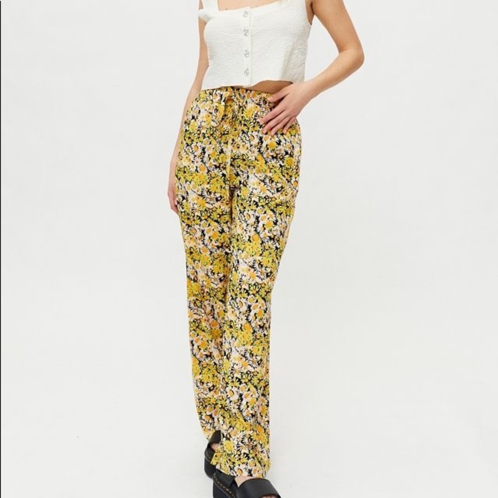 Urban Outfitters Carmen Pull On Pant
